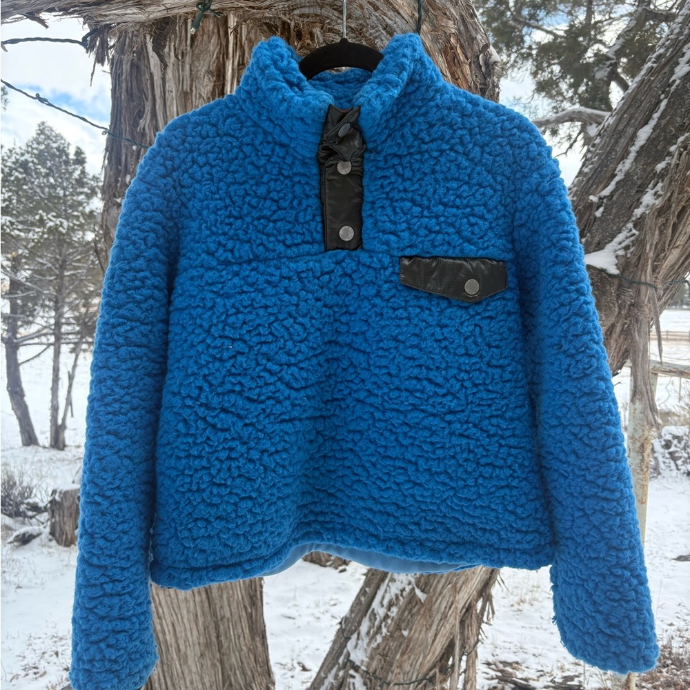 Authier Cozy Blue Sherpa Pullover